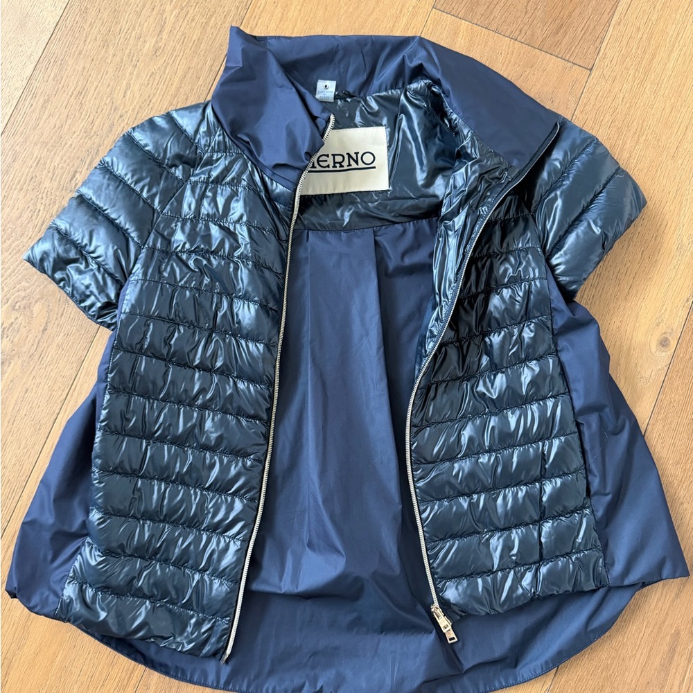 Herno Navy Short-Sleeve Quilted Packable Jacket